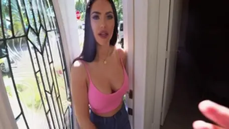 Perfect MILF gets down for money