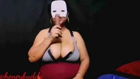 Fat Arabian MILF digs hard nailining HD