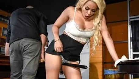 Big Butts Like It Big - Luna Star sexy dancing scene