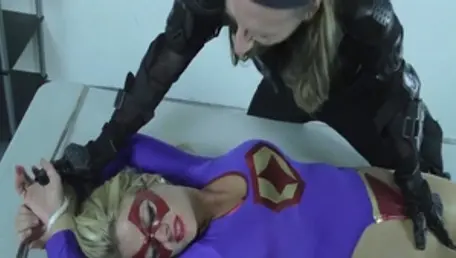 Loud sex escorted by kinky slut