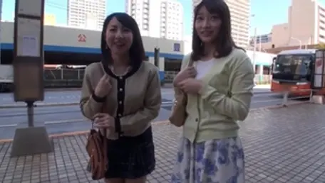 Japanese mature cock sucking in HD