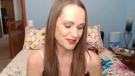 Girl Roni Raye rides large dildo