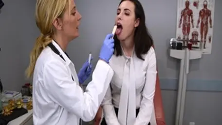 Mona Wales zusammen mit Casey Calvert Masturbieren
