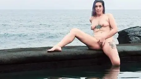 Wet BBW fingering solo