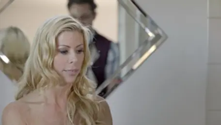 MomsTeachSex: Alexis Fawx unter Lilys Gesicht mit Sperma bedeckt