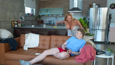 Annoying Stepmom Vs Bad Bunny MILF