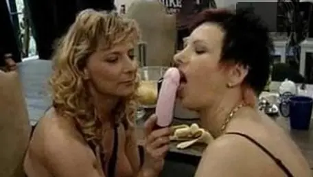 Mature loves hard nailining