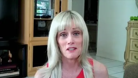Baise accompagnée par une milf