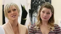 Scena di trio grezzo con Vienna Rose e la milf tettona Dee Williams