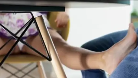 Sexo hardcore ao lado de uma gata Latina excitada