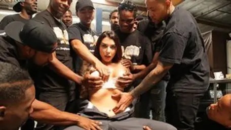 Interracial Blowbang: Brunette Ivy Lebelle hardcore bukkake HD