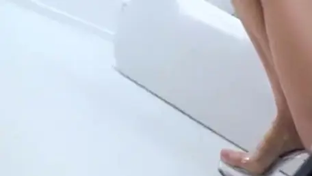 Homemade nailing escorted by erotic brunette