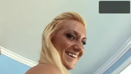 Wild blonde haired cumshot