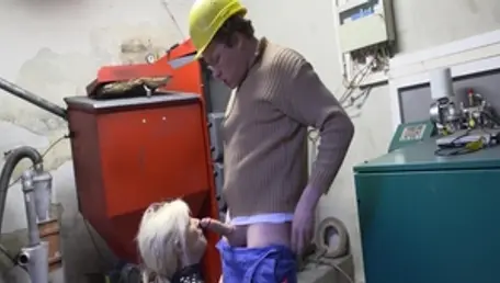 Slamming hard along with super sexy granny