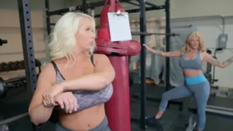 Hot and Mean: Bald Joslyn James mature cheating XXX