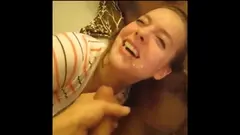 Sborra fatta a casa nella bocca con la compagnia di Selena Kyle.