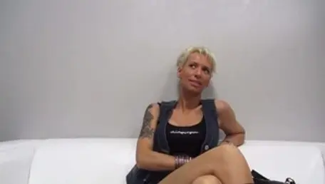 Masturbation in company with vulgar blonde babe