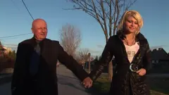 Sexys Teen-Mädchen mit hartem Arsch gefickt