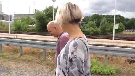 AmateurEuro: Oda Amélie findet Schwanz zum Ficken