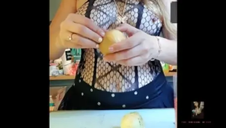 Stepmom fetish cooking