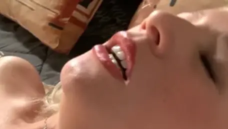 MILF enjoys rough sex in HD