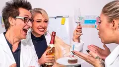 Hitzefrei: Mia Blow Fingern