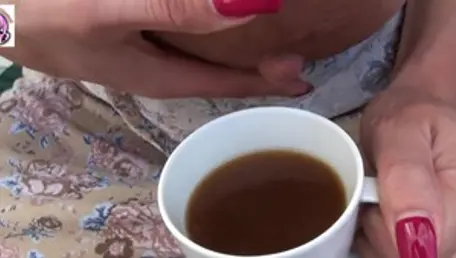 Brunette latina Black Diamond shows huge tits