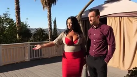 Raw hard pounding in company with petite cougar Kailani Kai