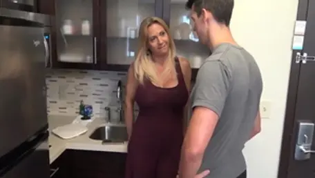 Egyptian 18 yr old Brooke Tyler enjoys greatly cumshot HD