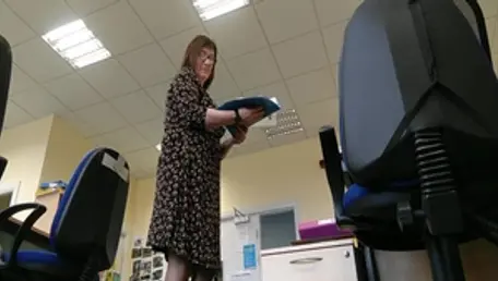 Chubby mature got her pussy smashed in classroom