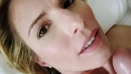 Jerky Wives - Heißes Cory Chase POV Pussy ficken im Bett