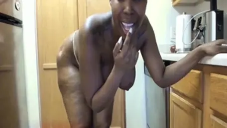 Chubby erotic ebony babe pussy fuck live on cam
