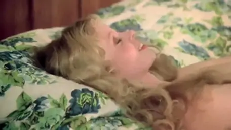 Young teen chick gets a buzz out of plowing hard HD