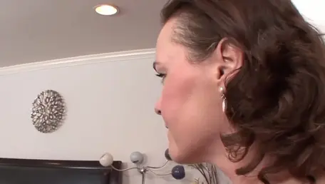 Sexy Momma - Lesben reiben sich an der Muschi und das alles im HD-Format
