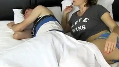 Young stepmom hardcore pussy fucking in the bed