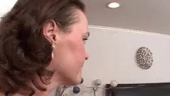 Sexy Momma - Las lesbianas frotando el coño y en hd