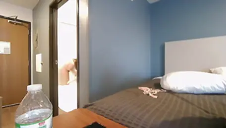 American pawg Alice Merchesi shows big ass