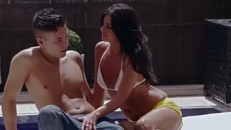 Soraya Rico Looks Hot As Fuck For A MILF And She Really Knows How To Bang