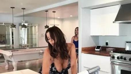 Hot and Mean - Katie Kush next to Alexis Fawx face sitting
