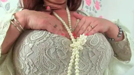Older Woman Fun: Mature british Toni Lace sucks dick and fucks
