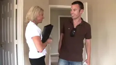 Hartes Nailen, begleitet von heißem Blondine-Baby