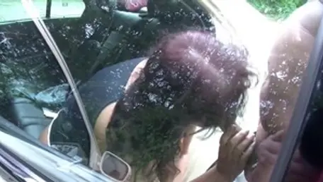 Plump hooker cumshot in taxi