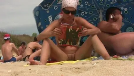 Candid Beach: Naked blonde finds dick to fuck at the beach HD