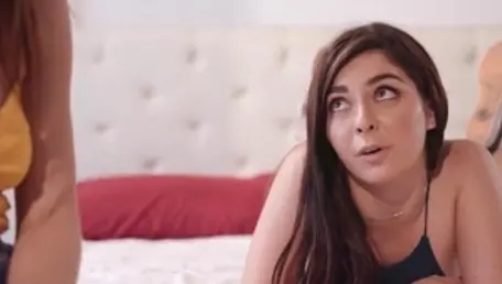 Nailing in the company of super sexy whore