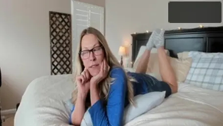 Mature masturbating solo