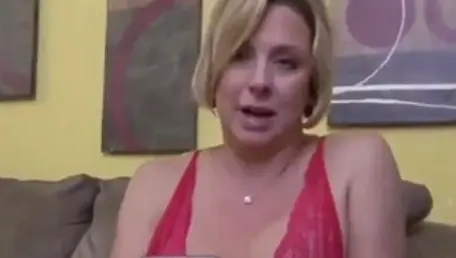 Super sexy amateur takes huge dildo