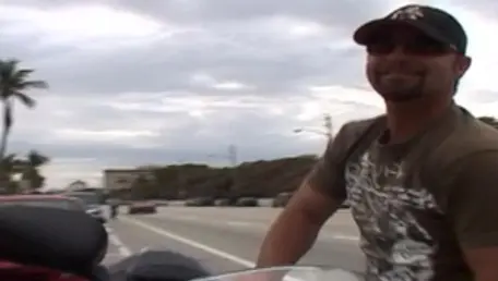 Petite teen got her pussy smashed at the beach