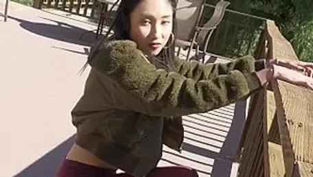 Exotic 4K: Exotic woman american Eva Yi pussy eating outdoors