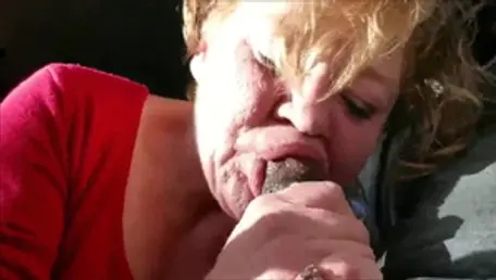 Chubby MILF cumshot