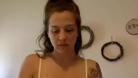 Very hot british babe orgasm on webcam in HD